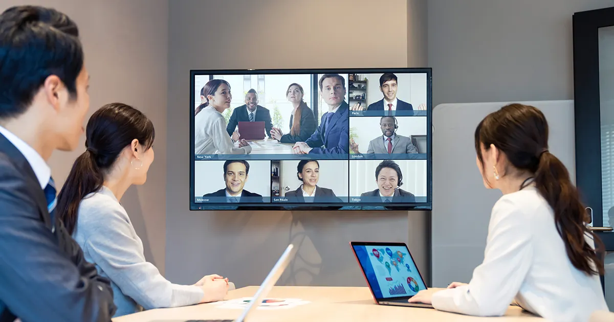 We conduct interviews via web conference, phone call, or email. 